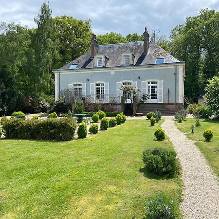 Hôtel les Grands Chênes Saint-Fargeau  Exterior foto