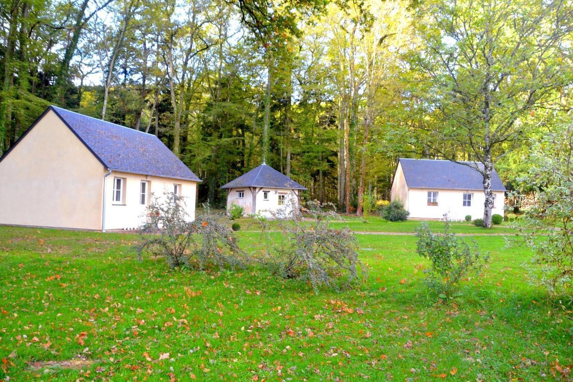 Hôtel les Grands Chênes Saint-Fargeau  Quarto foto