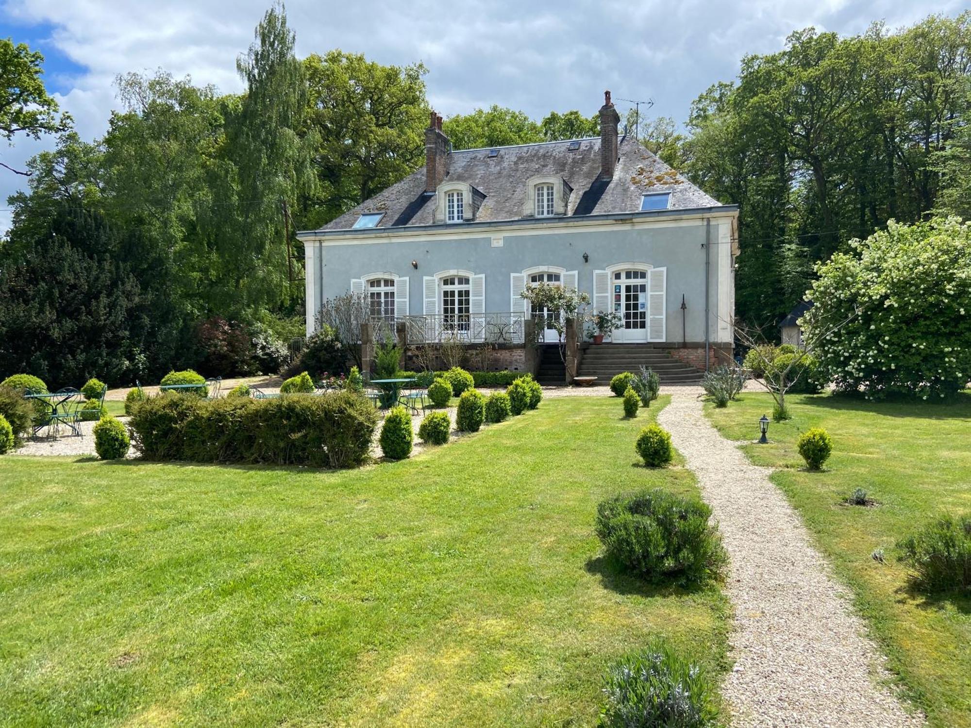 Hôtel les Grands Chênes Saint-Fargeau  Exterior foto