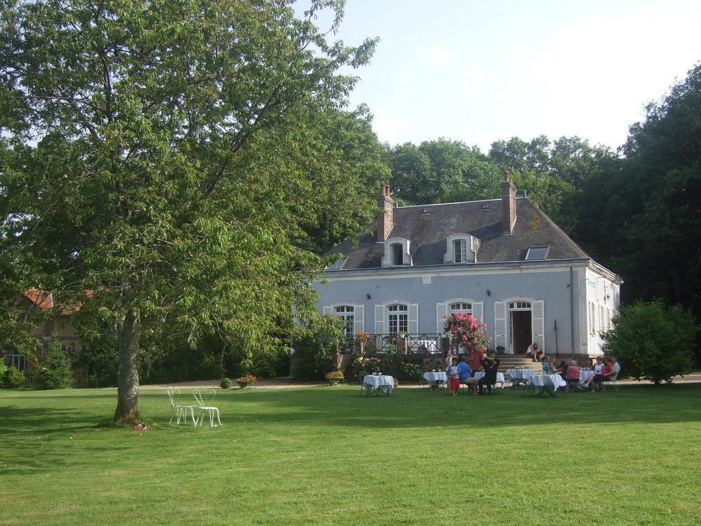 Hôtel les Grands Chênes Saint-Fargeau  Exterior foto